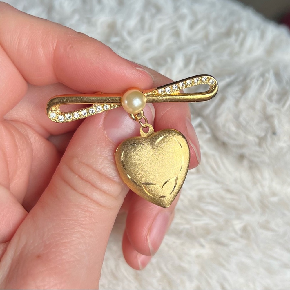 Gold Heart Locket Brooch - Picture 5 of 7